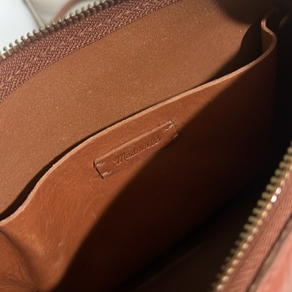 Madewell mini transport crossbody leather bag. - Picture 5 of 7